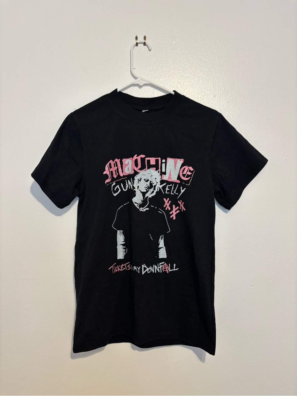 Machine Gun Kelly MGK Tickets To My Downfall T-Shirt S Black Pink Graphic Emo